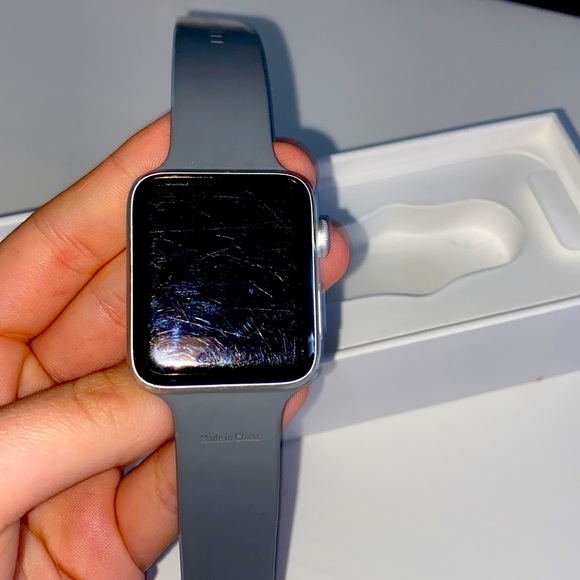 Apple Watch Series 2 - Picture 3 of 5